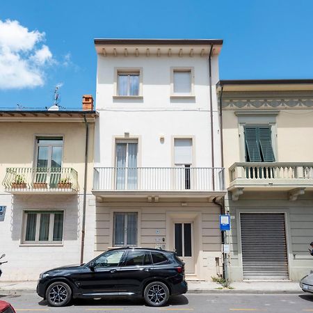 Suite Ondina Viareggio Apartments Exterior photo